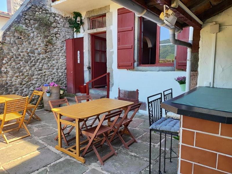 L'Auberge Du Pelerin - St Jean Pied De Port Сен-Жан-П'є-де-Пор Екстер'єр фото